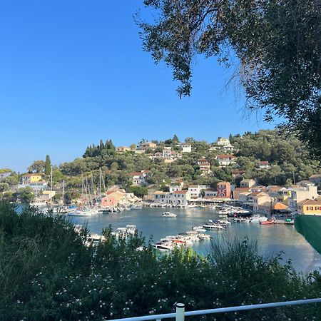 Aronis Spyros Panoramic Seaview Apartments Longos  Exterior photo