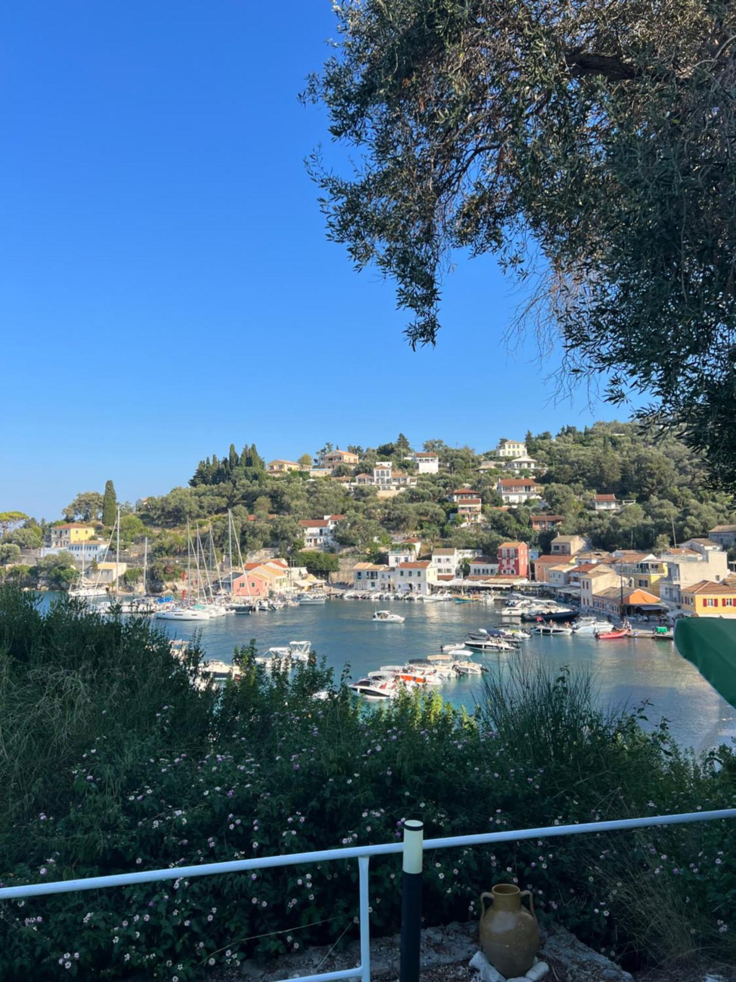 Aronis Spyros Panoramic Seaview Apartments Longos  Exterior photo