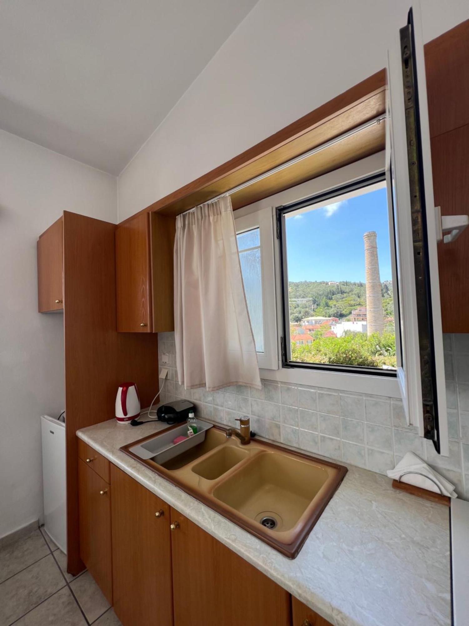 Aronis Spyros Panoramic Seaview Apartments Longos  Room photo