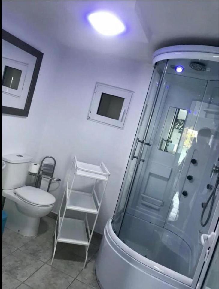 Aronis Spyros Panoramic Seaview Apartments Longos  Room photo